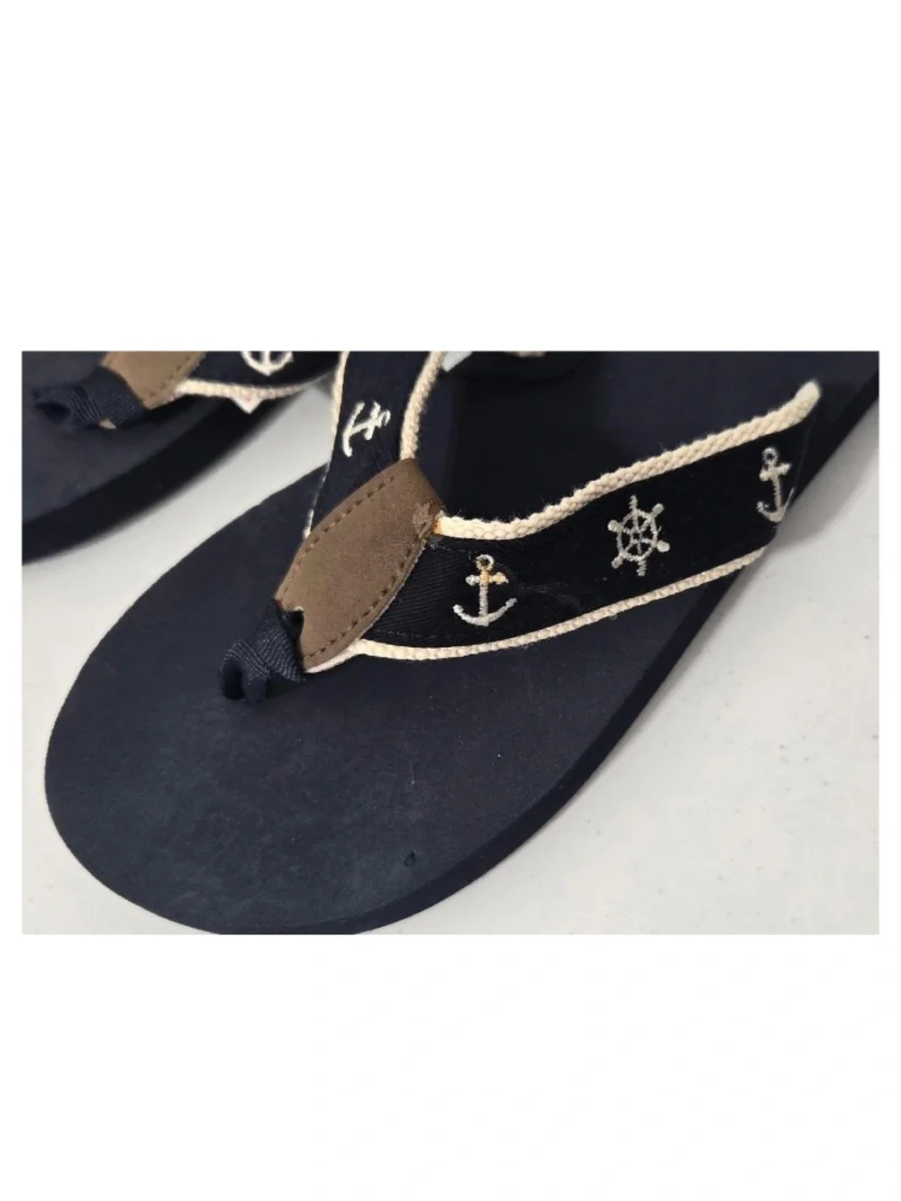 New West Loop Flip Flops Womens Small 5 6 Blue Tan Nautical Sandals Shoes NWT